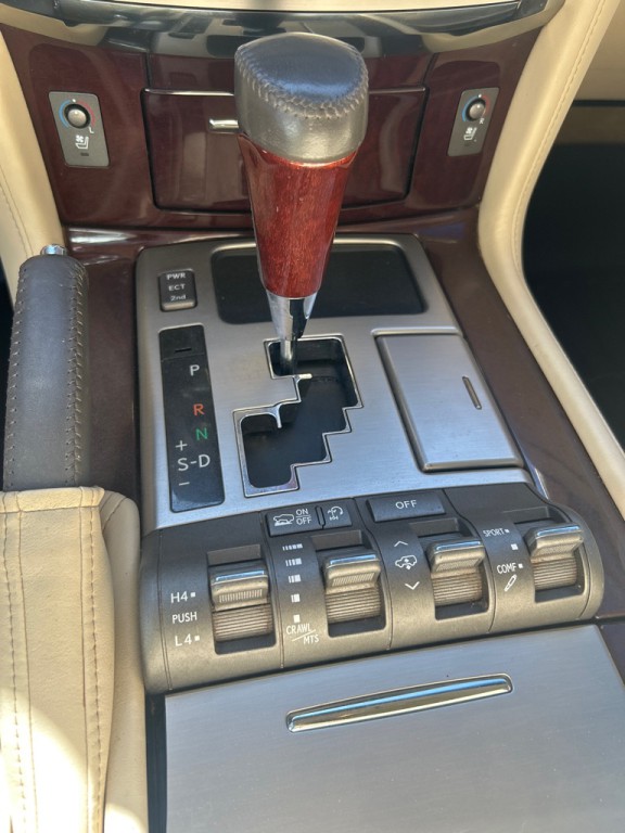 2014 Lexus LX Image 13