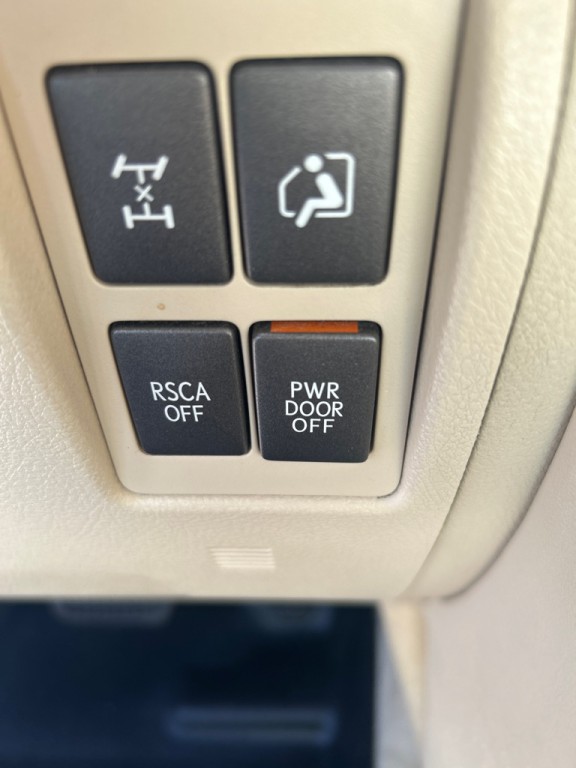 2014 Lexus LX Image 16