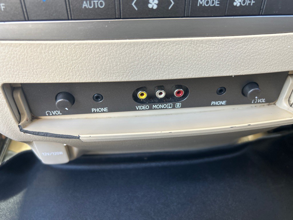 2014 Lexus LX Image 22