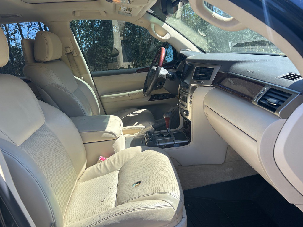 2014 Lexus LX Image 28