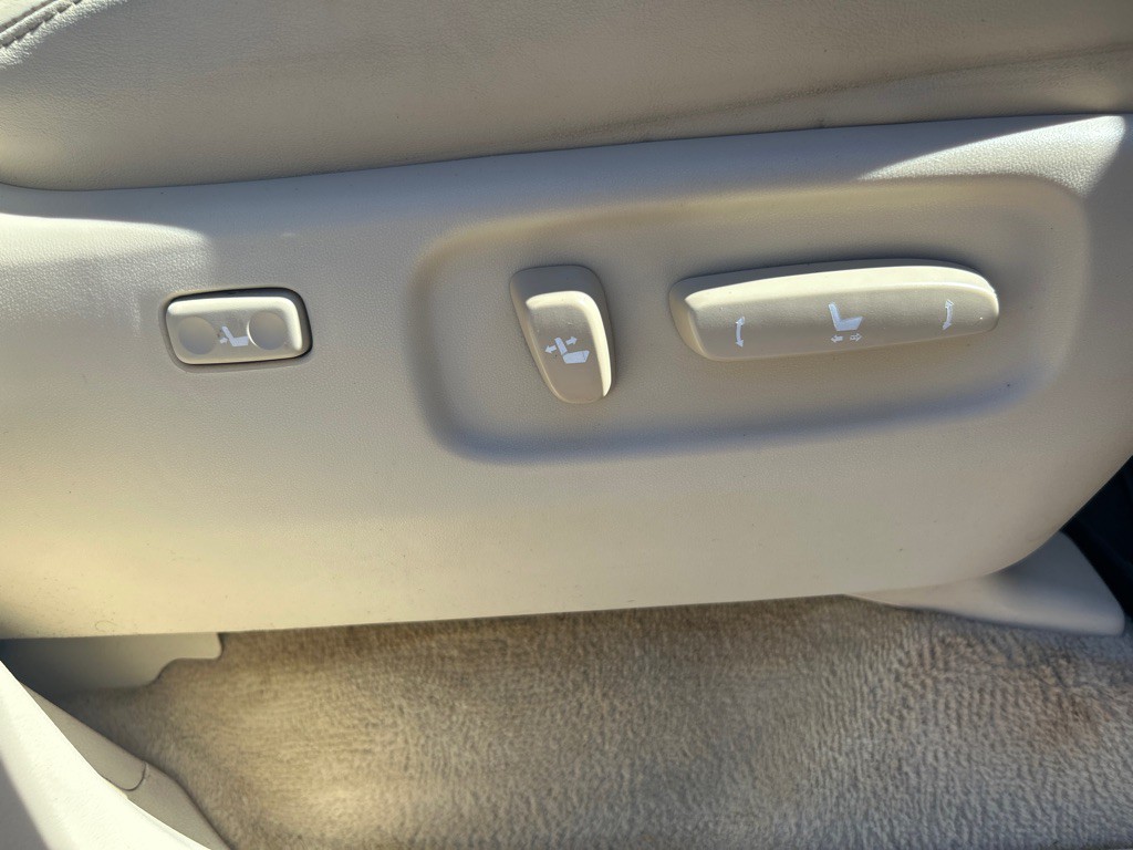 2014 Lexus LX Image 29