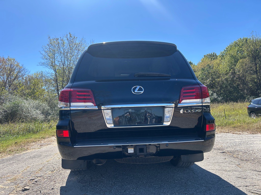 2014 Lexus LX Image 38