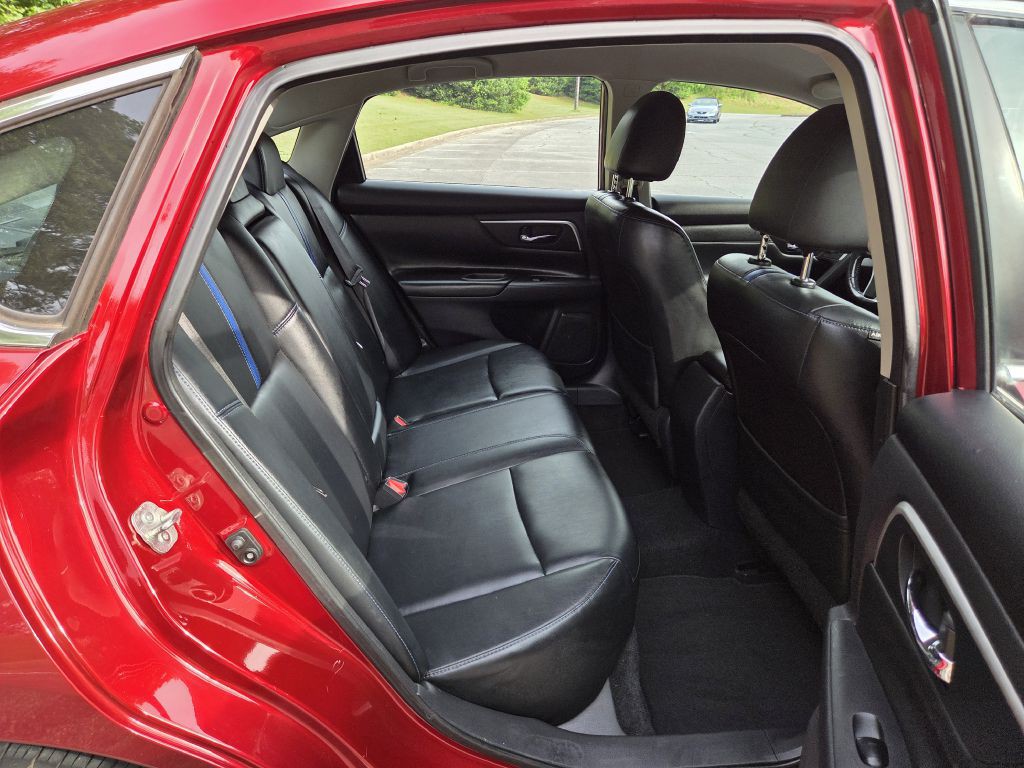 2018 Nissan Altima Image 12
