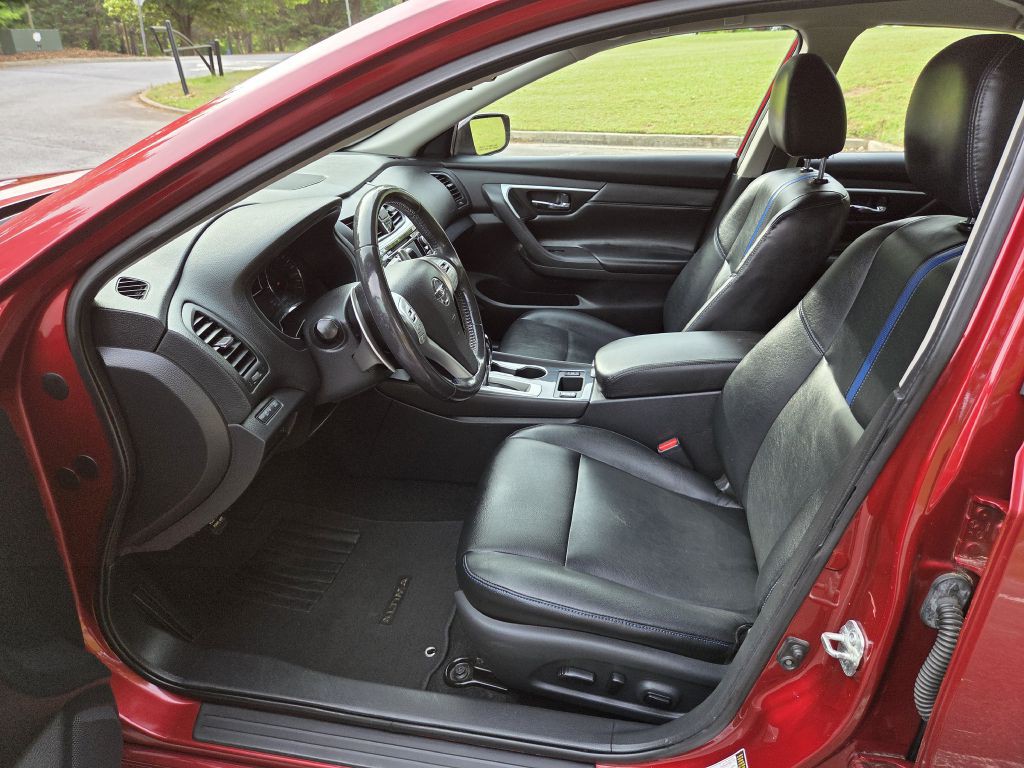 2018 Nissan Altima Image 16