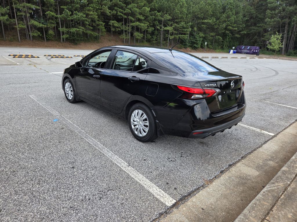 2020 Nissan Versa Image 3