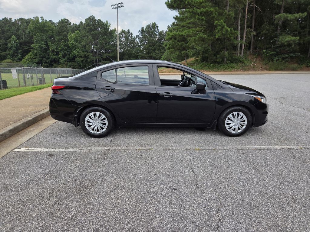 2020 Nissan Versa Image 6