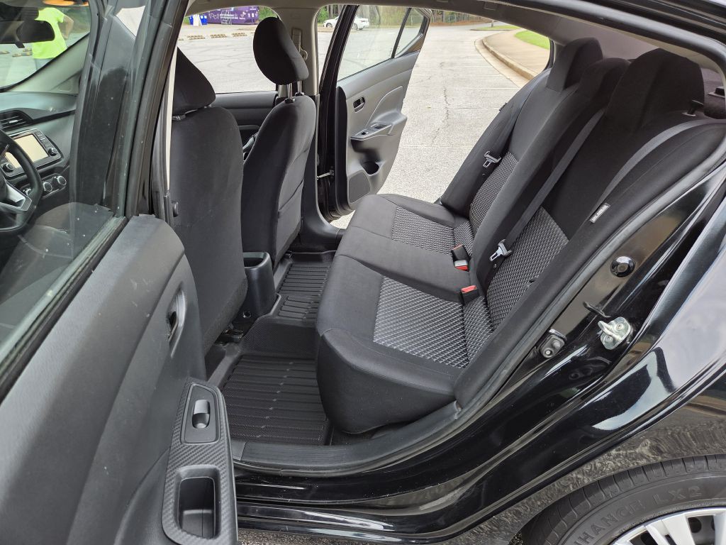 2020 Nissan Versa Image 9