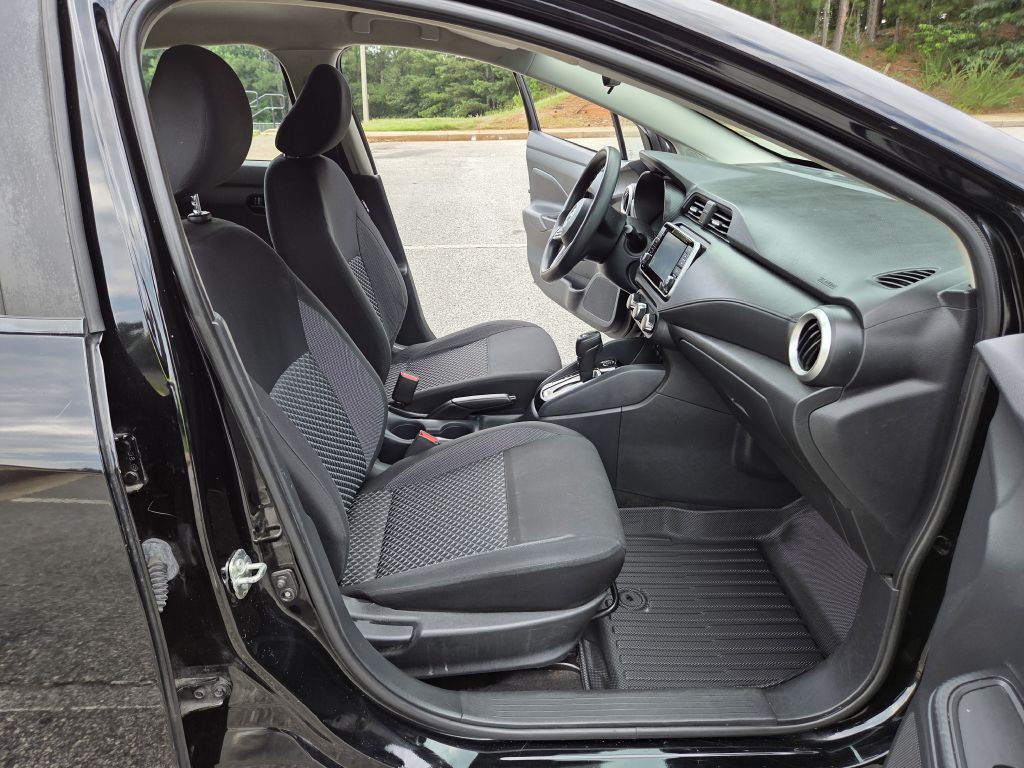 2020 Nissan Versa Image 13