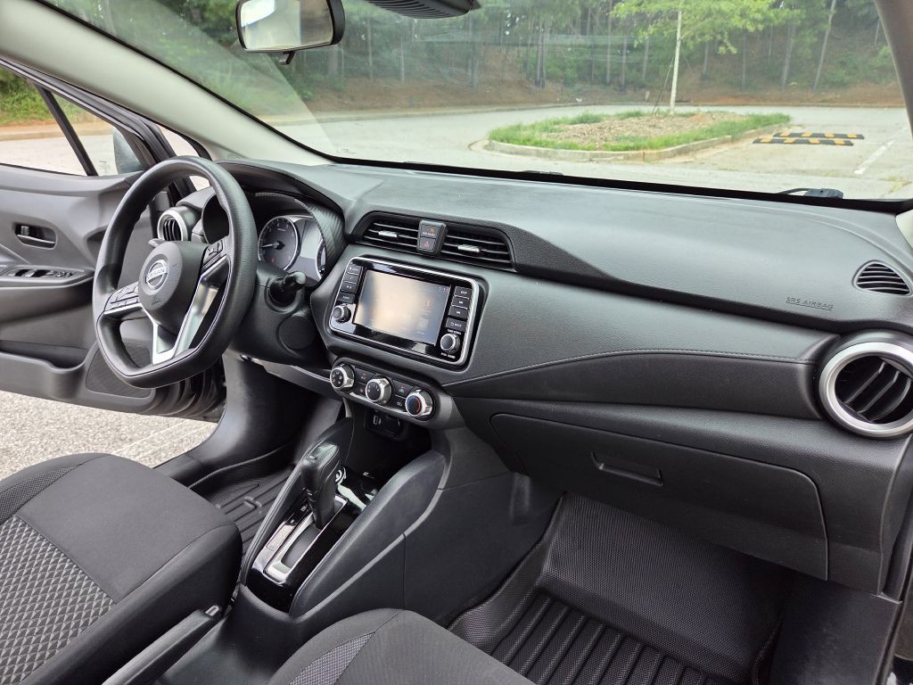 2020 Nissan Versa Image 14