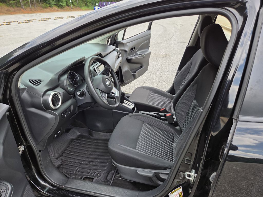 2020 Nissan Versa Image 16