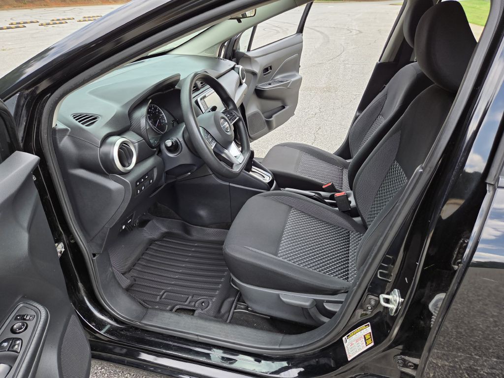 2020 Nissan Versa Image 17