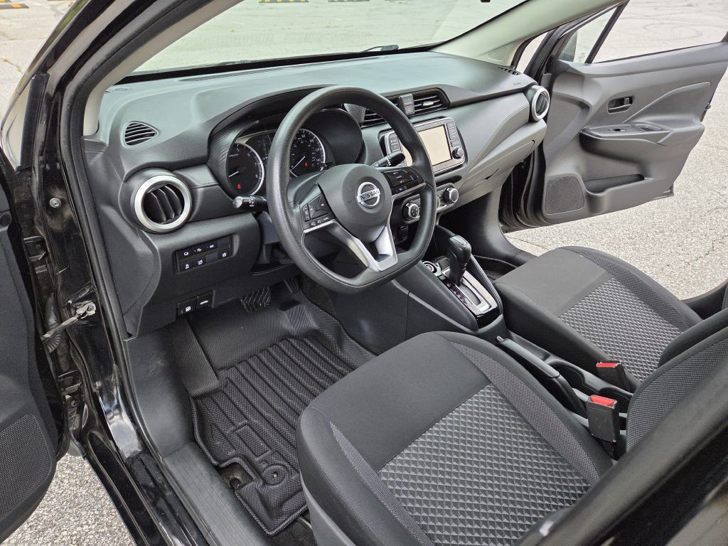 2020 Nissan Versa Image 18