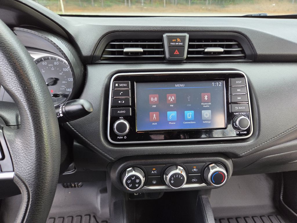 2020 Nissan Versa Image 19