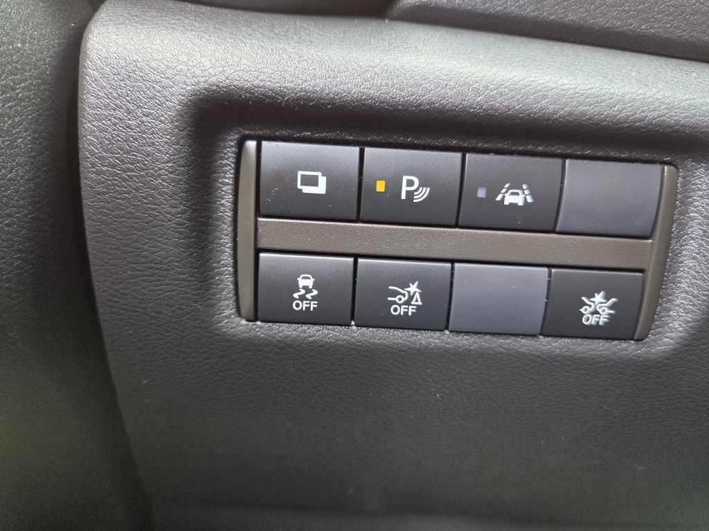 2020 Nissan Versa Image 25
