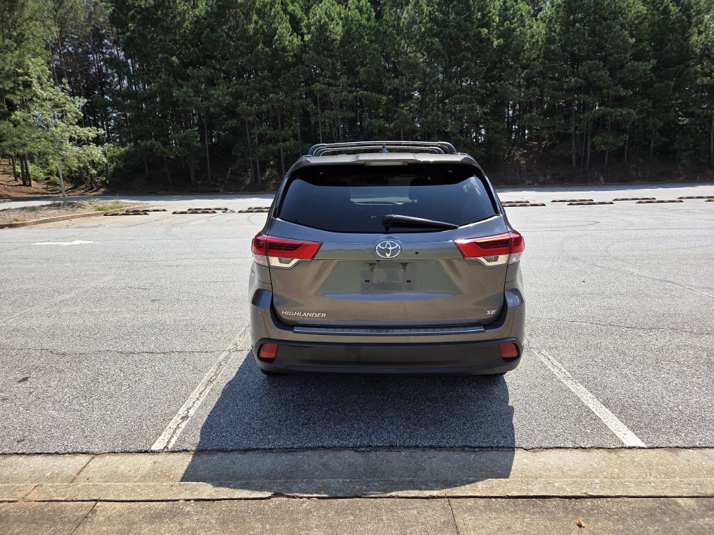 2017 Toyota Highlander Image 4