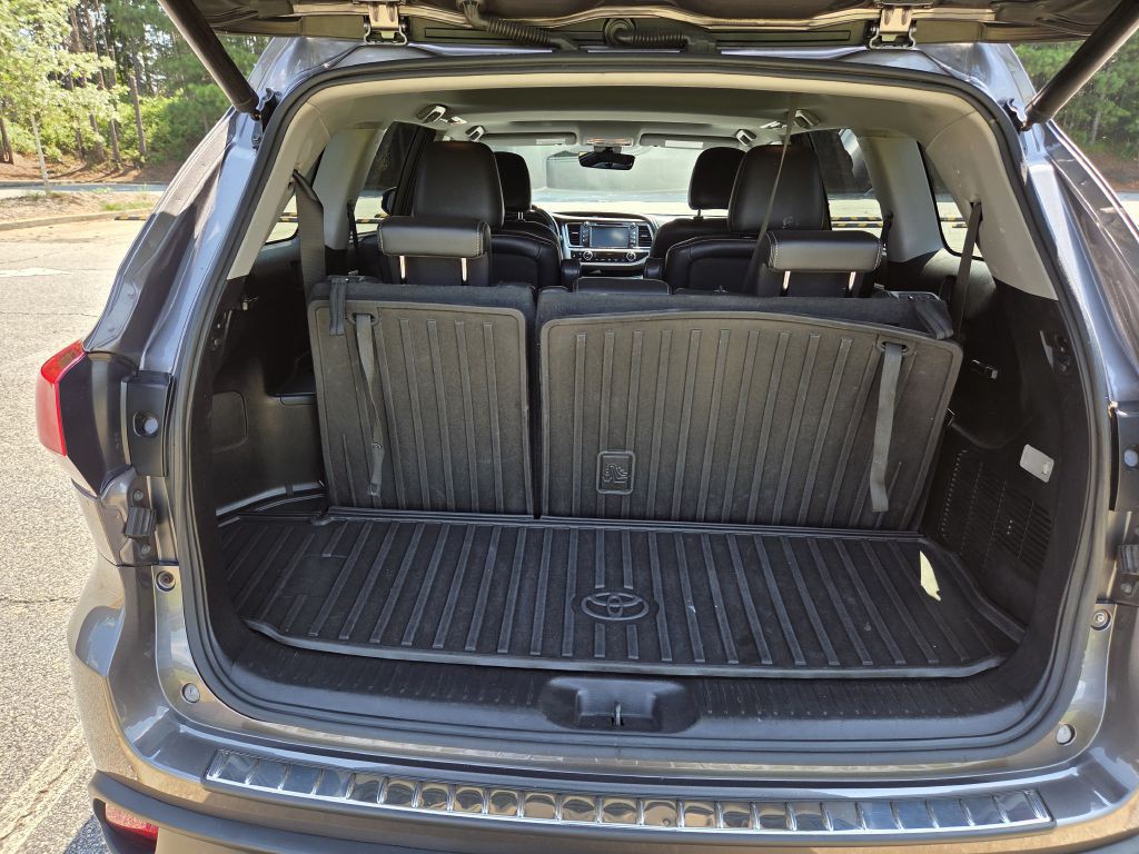 2017 Toyota Highlander Image 9