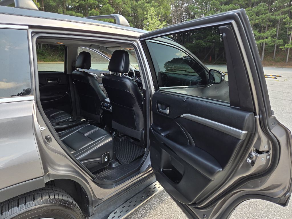 2017 Toyota Highlander Image 15