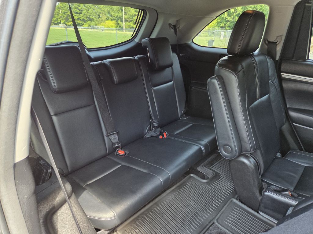 2017 Toyota Highlander Image 19