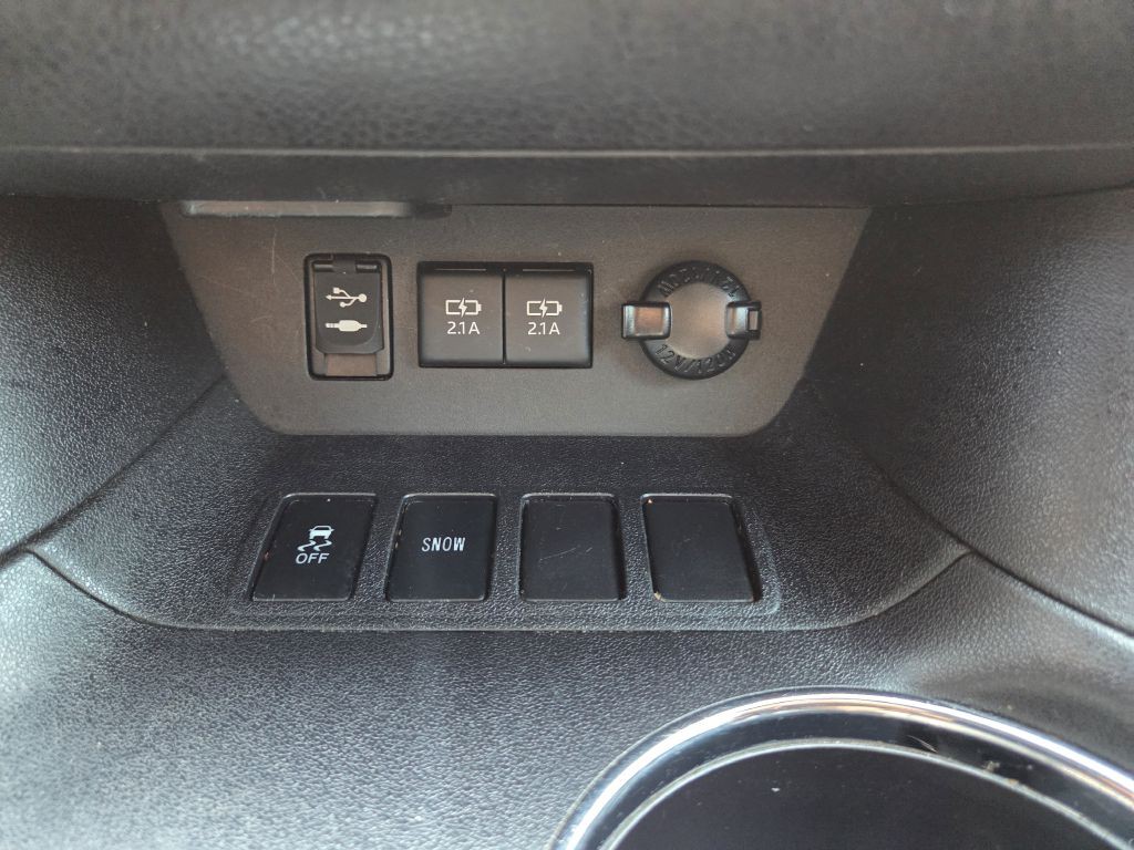 2017 Toyota Highlander Image 34