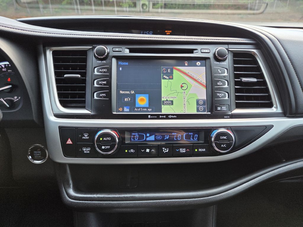 2017 Toyota Highlander Image 35