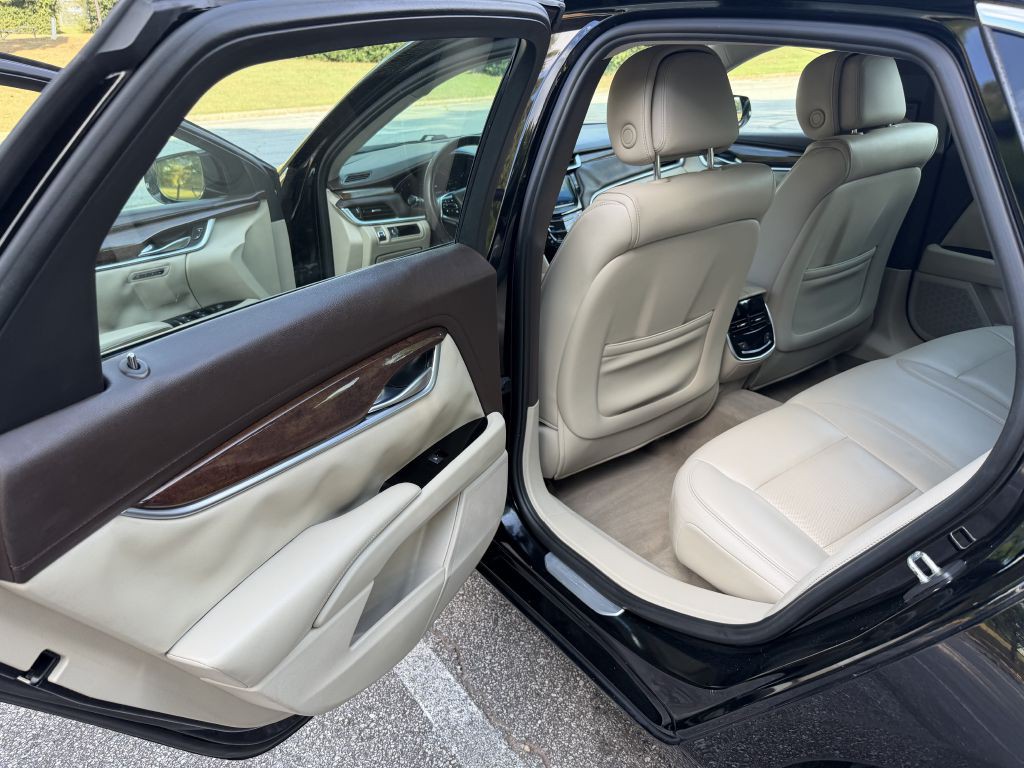 2013 Cadillac XTS Image 12