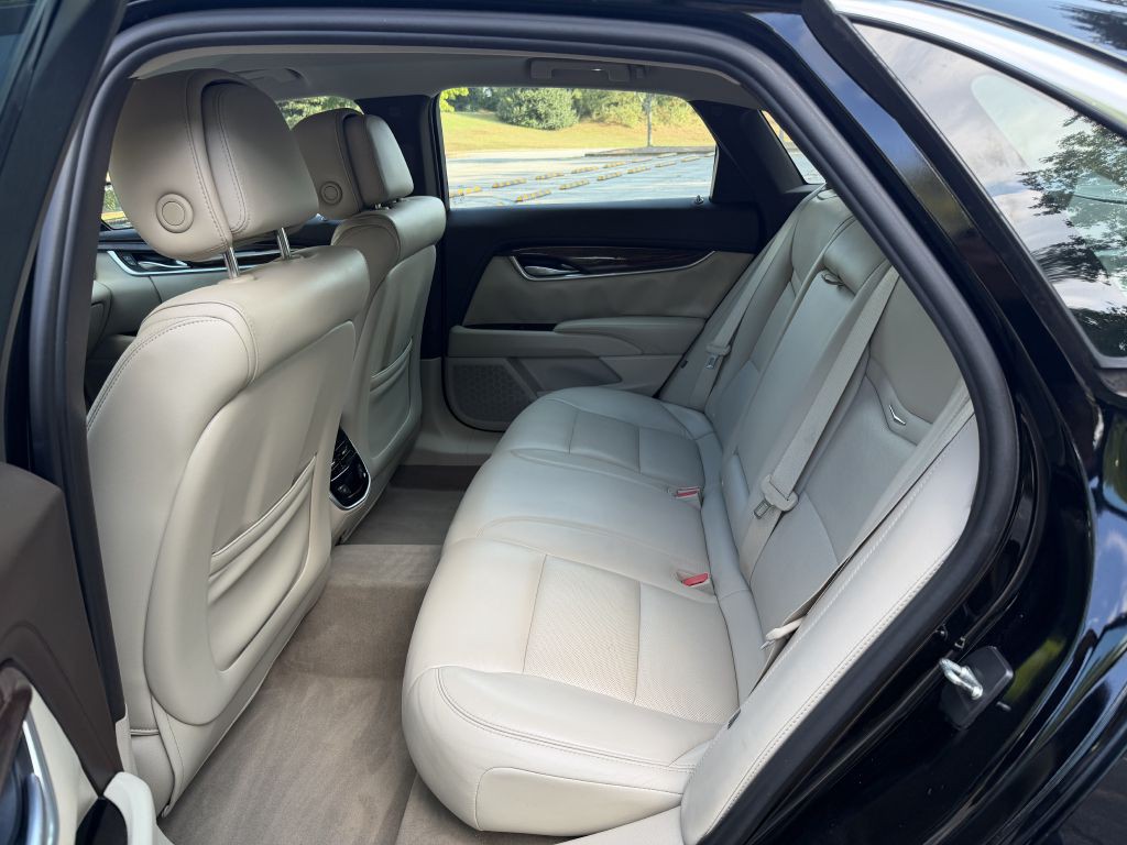 2013 Cadillac XTS Image 13