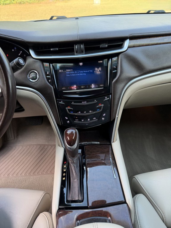 2013 Cadillac XTS Image 24