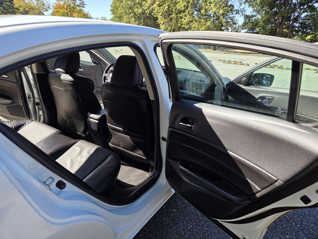 2014 Acura ILX Image 11