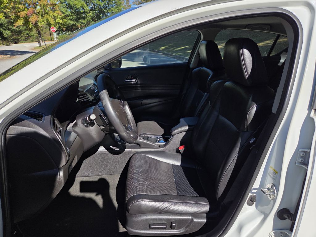 2014 Acura ILX Image 17