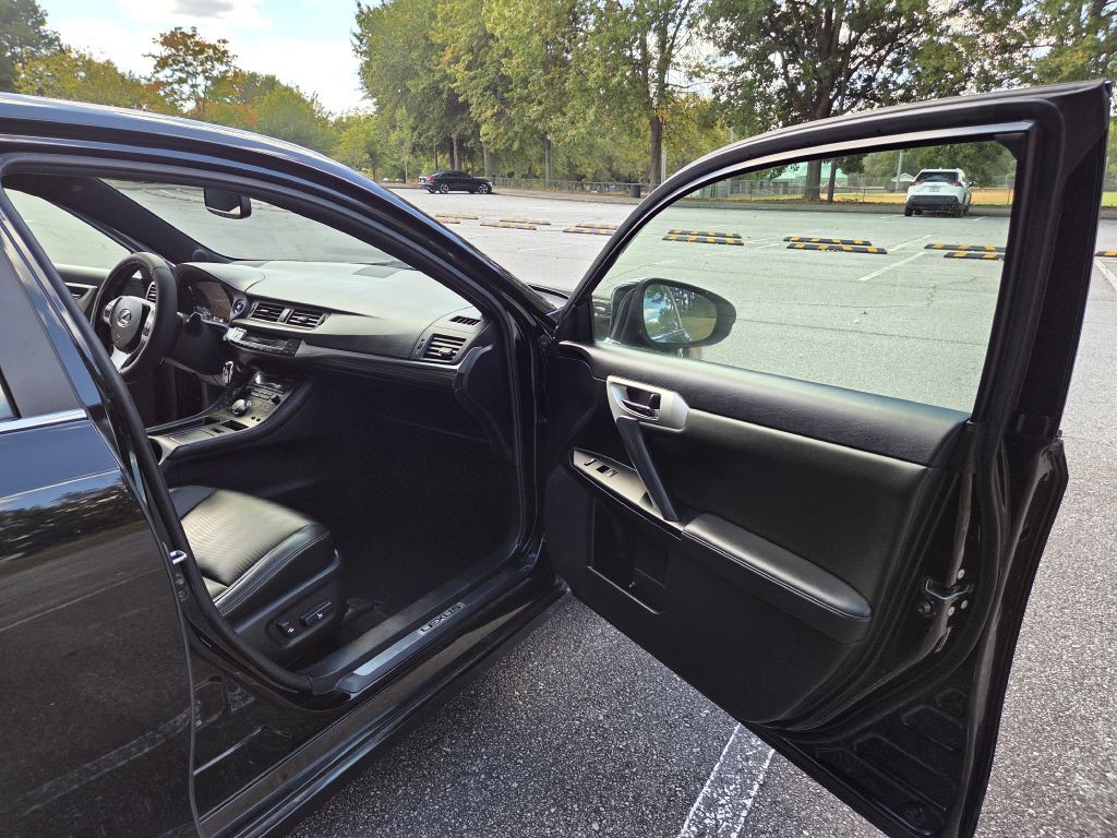 2013 Lexus CT Image 13