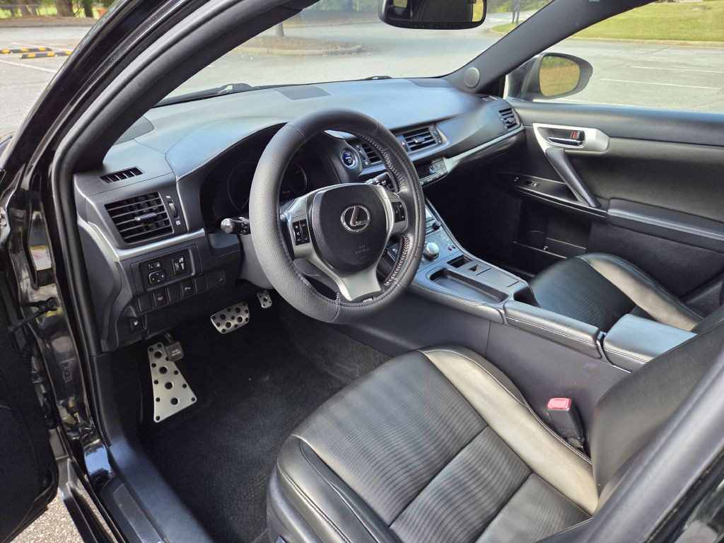2013 Lexus CT Image 18