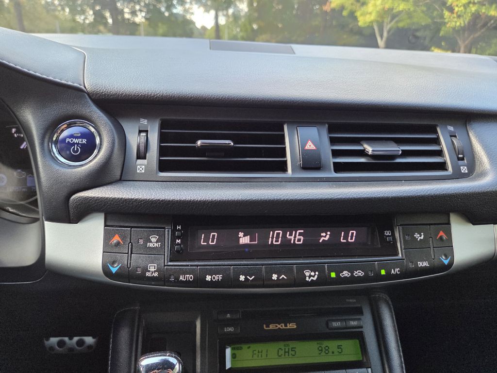 2013 Lexus CT Image 21