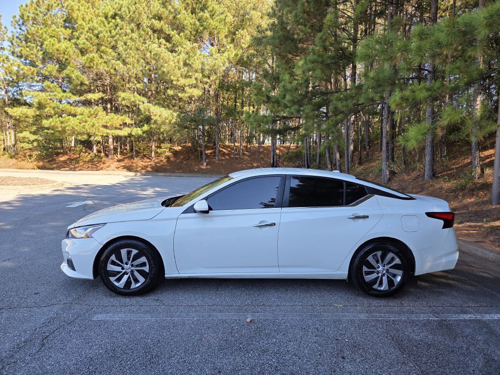 2020 Nissan Altima Image 2
