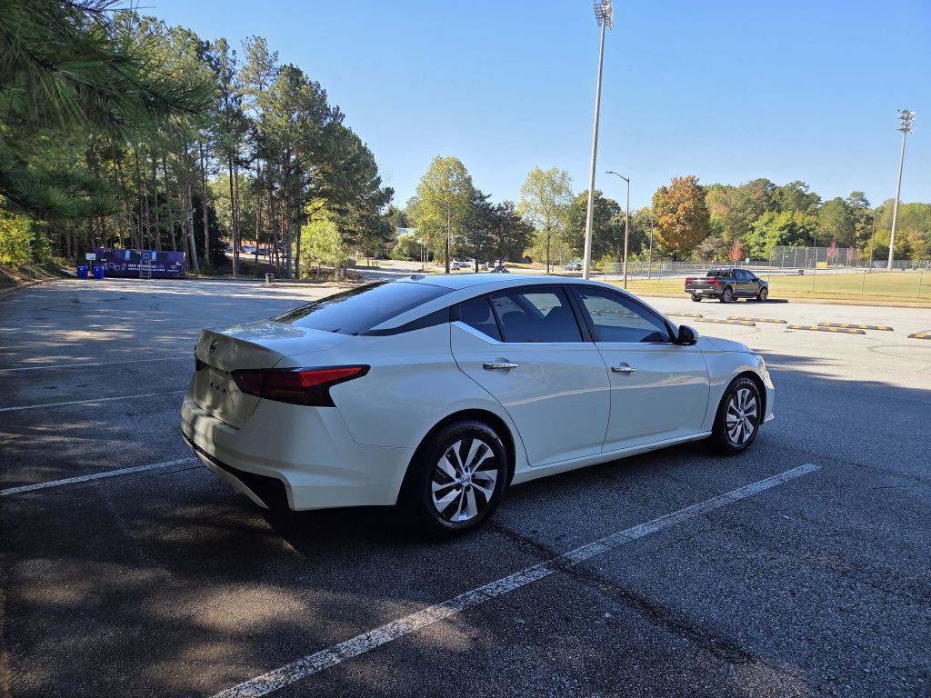 2020 Nissan Altima Image 5