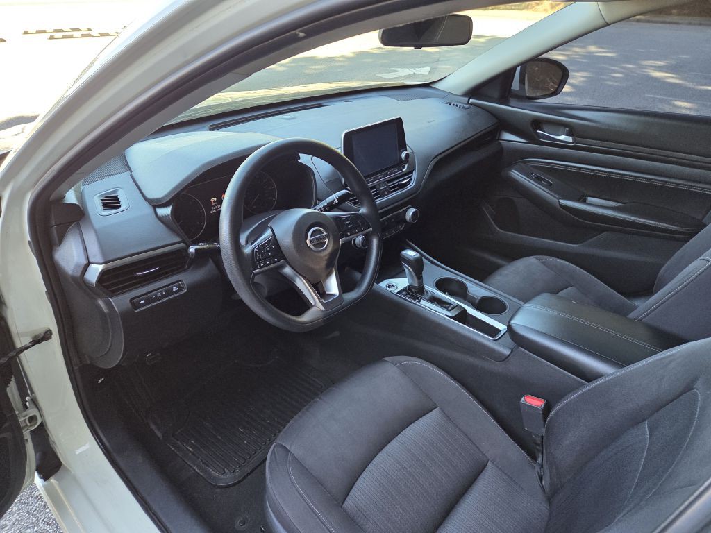 2020 Nissan Altima Image 18