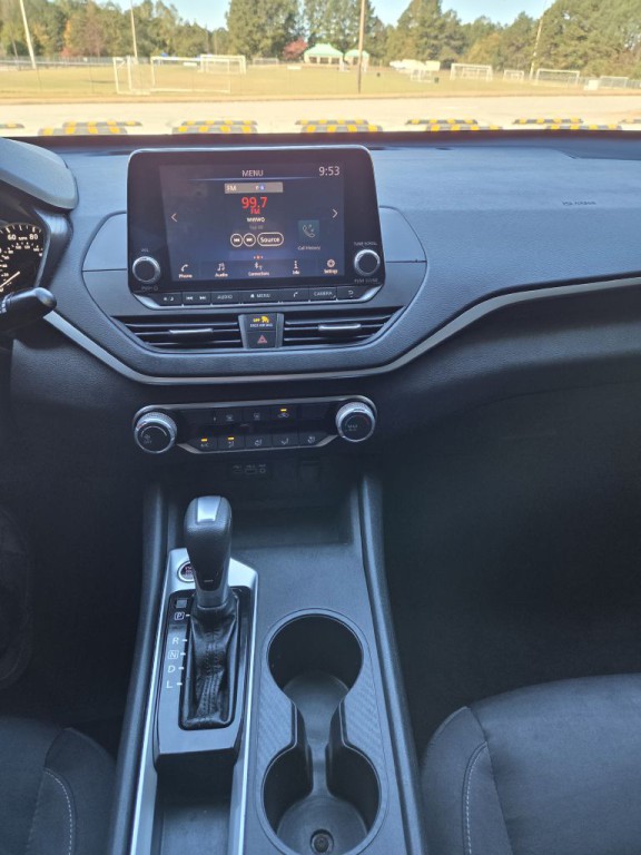 2020 Nissan Altima Image 21