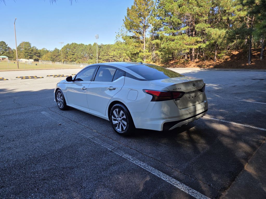 2020 Nissan Altima Image 3