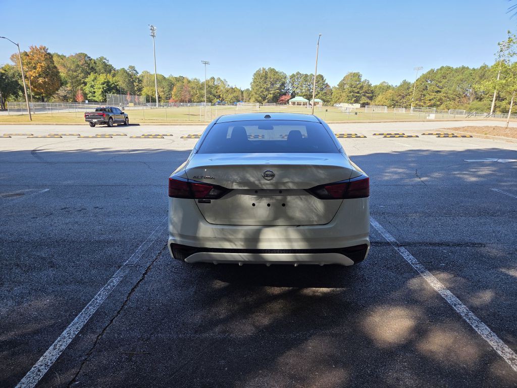 2020 Nissan Altima Image 4
