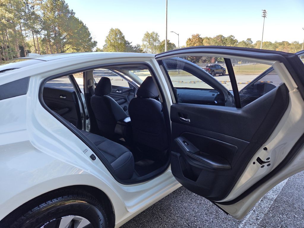 2020 Nissan Altima Image 11