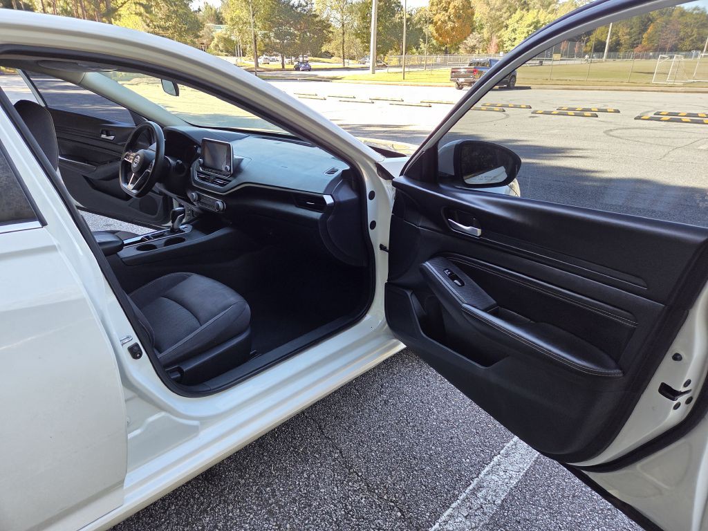 2020 Nissan Altima Image 13