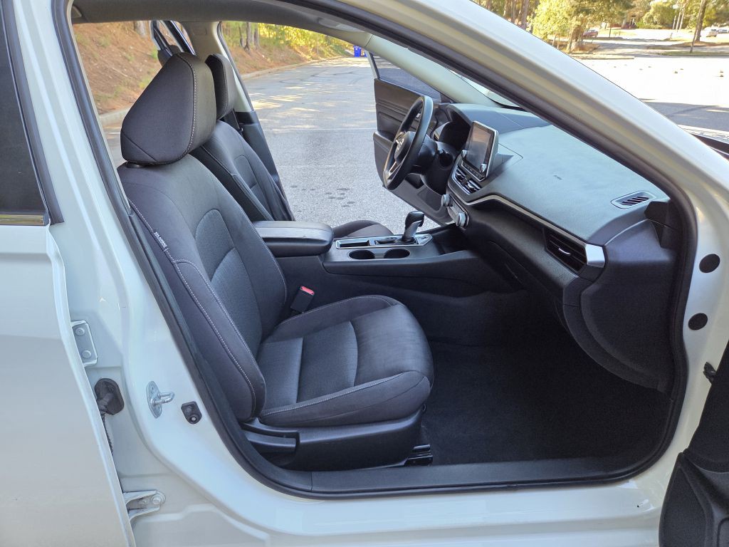 2020 Nissan Altima Image 14