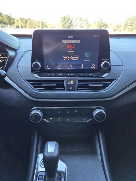 2020 Nissan Altima Image 19