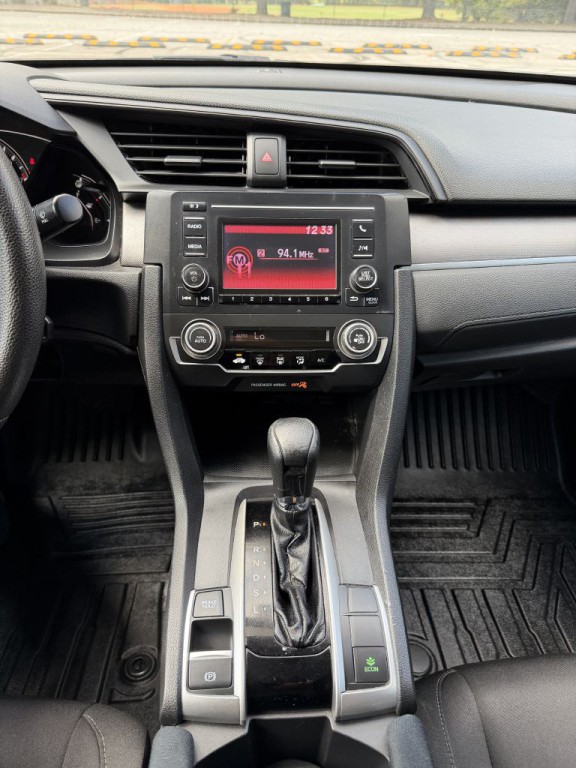 2017 Honda Civic Image 19