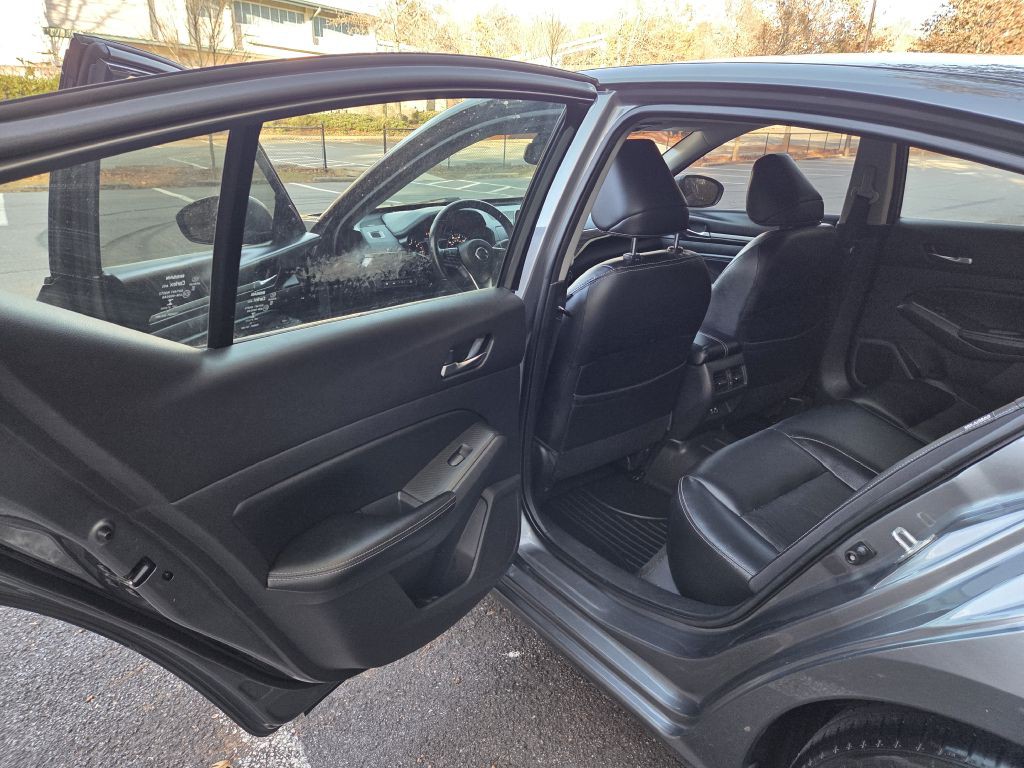 2019 Nissan Altima Image 9