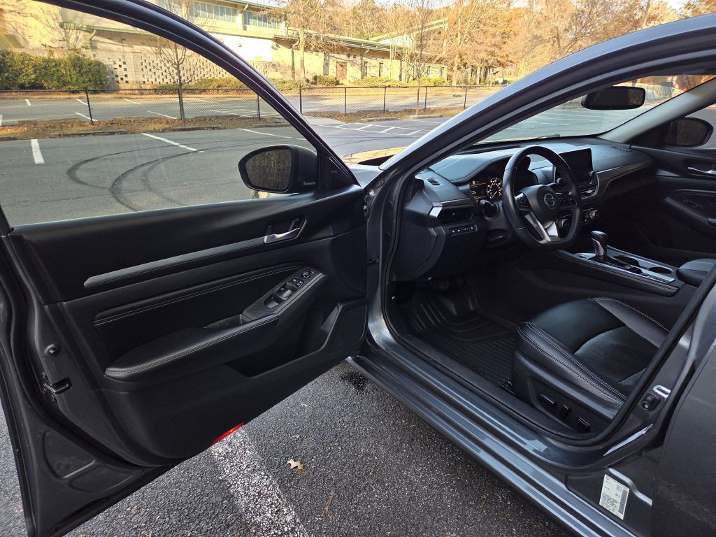 2019 Nissan Altima Image 17