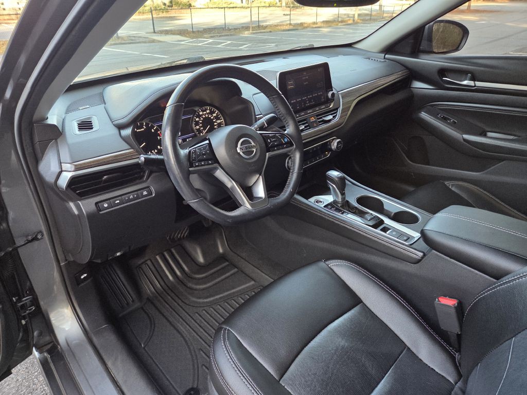 2019 Nissan Altima Image 19