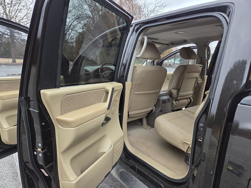 2014 Nissan Titan Image 9
