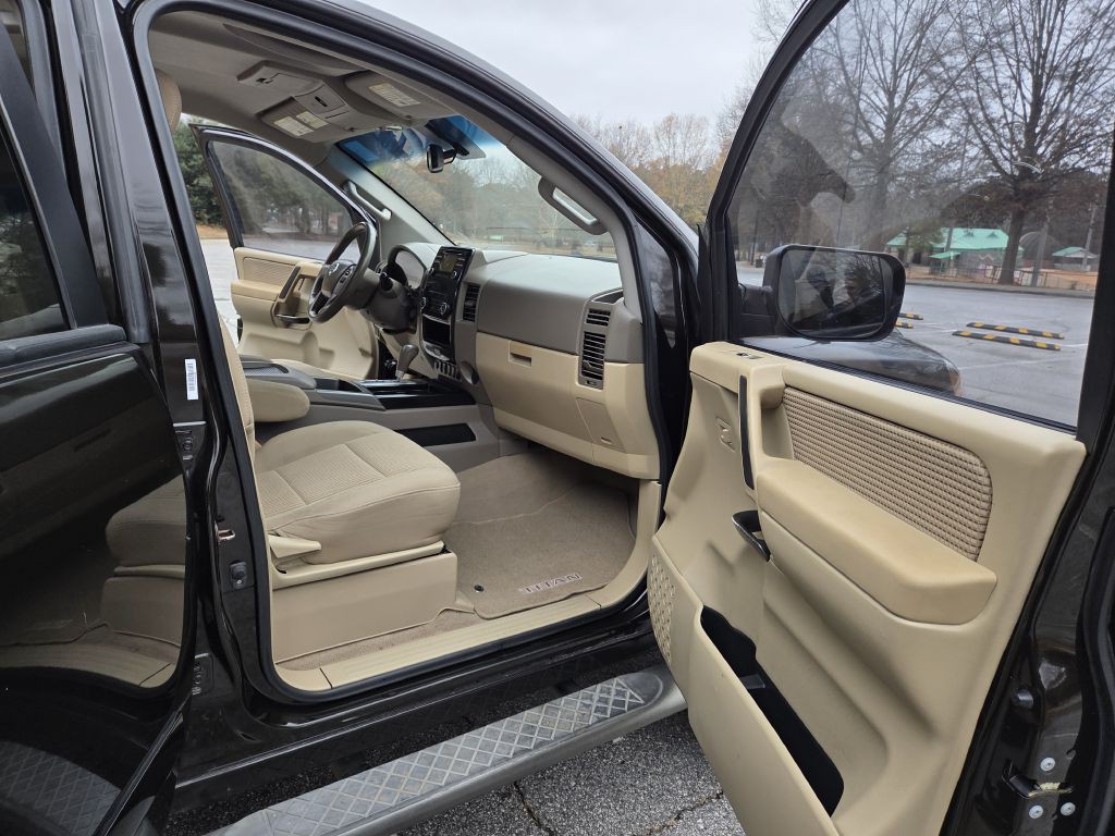 2014 Nissan Titan Image 13