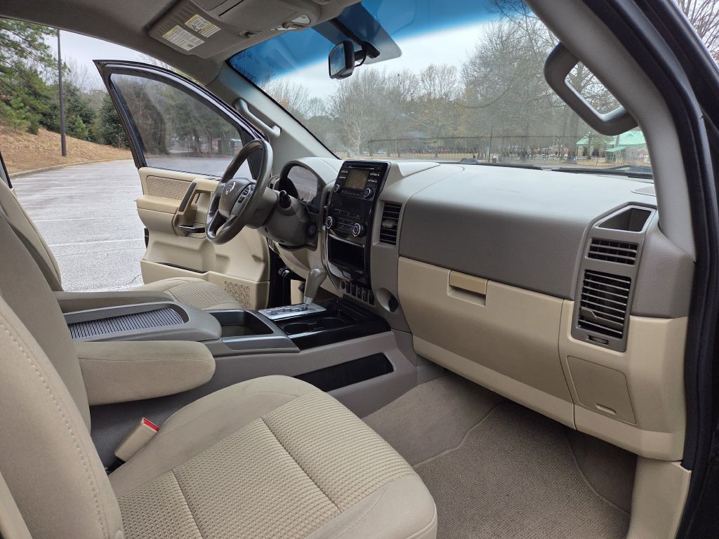 2014 Nissan Titan Image 15