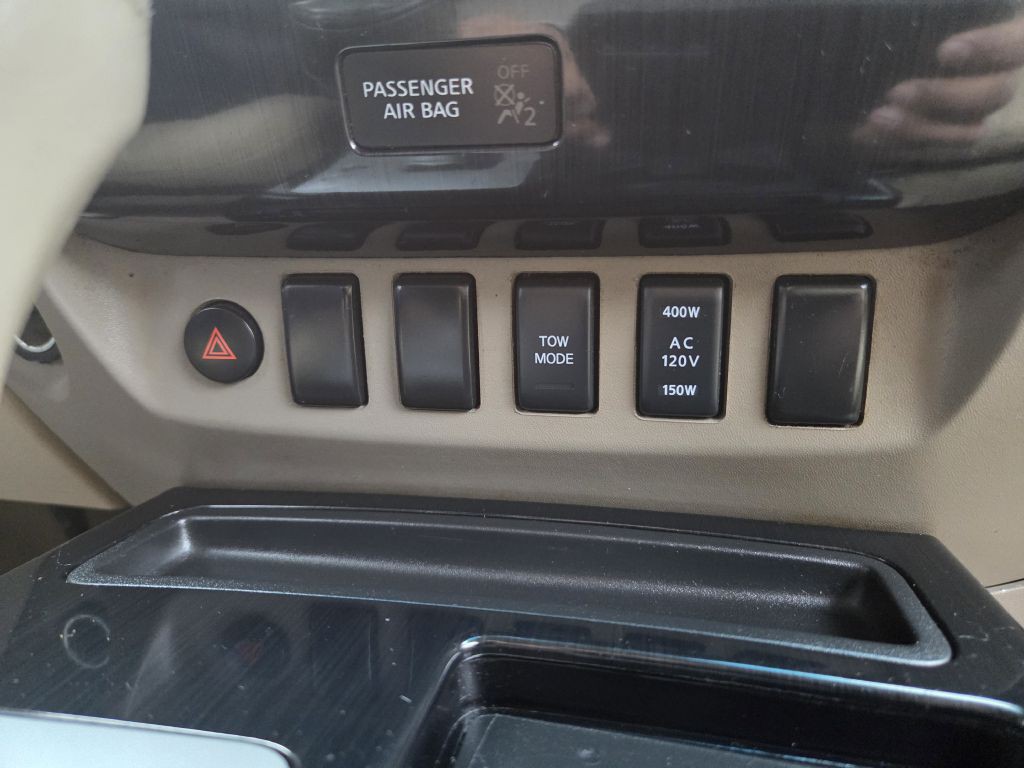 2014 Nissan Titan Image 19